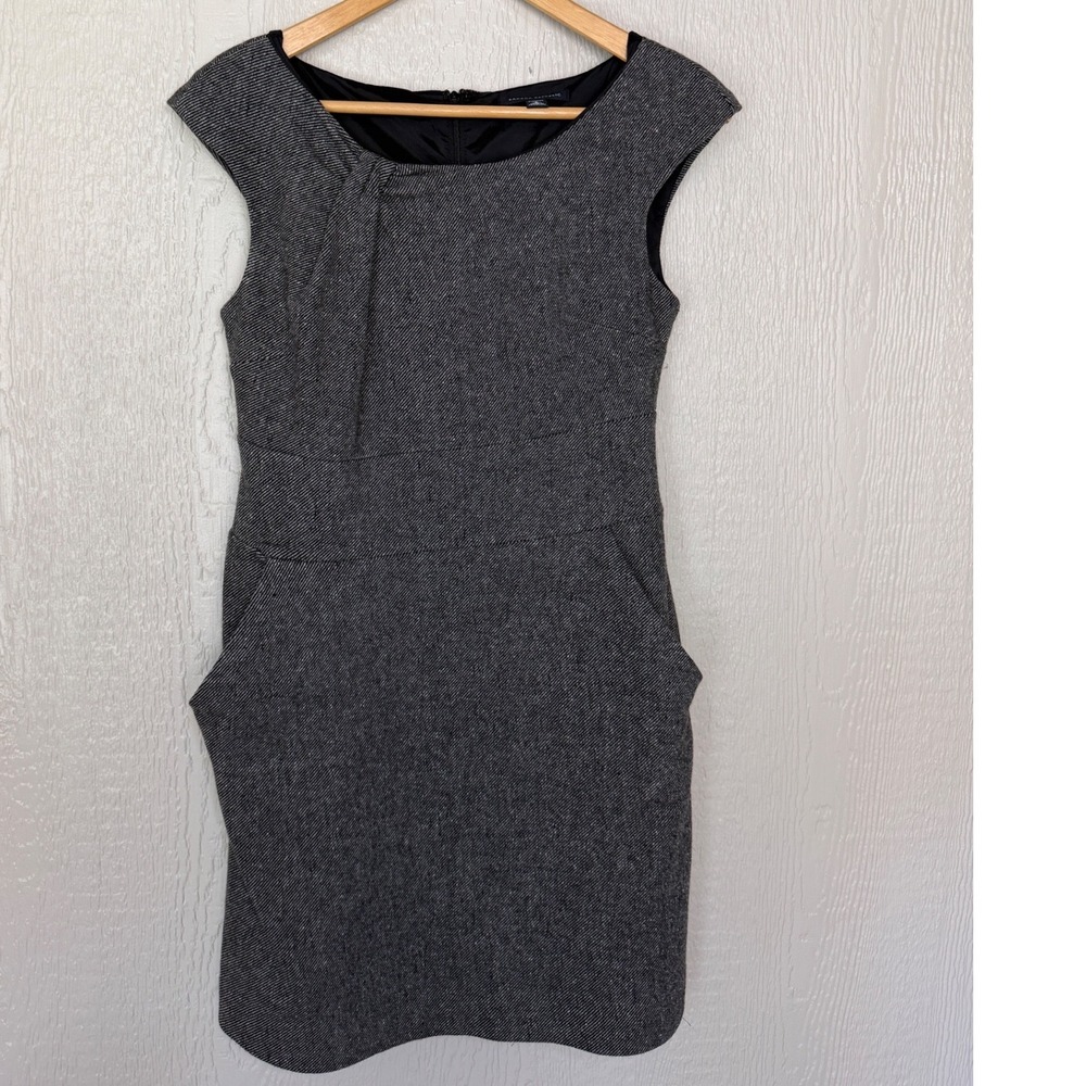 Banana Republic Grey Textured Stretch Sheath Dress Sleeveless Size 6 Worn once